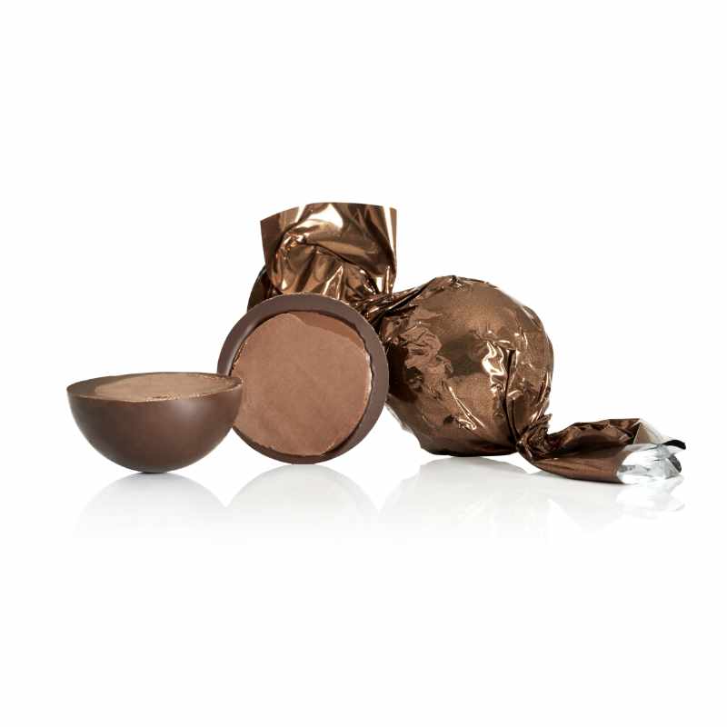 Se Fyldte chokoladekugler m/ karamel & havsalt - Lysebrun - 1 kg hos Cocoture.dk