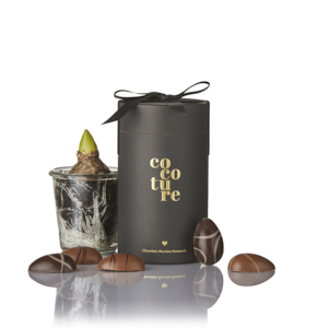 Marcipanæg og fyldte chokoladeæg i sort Cocoture gaverør - 162g