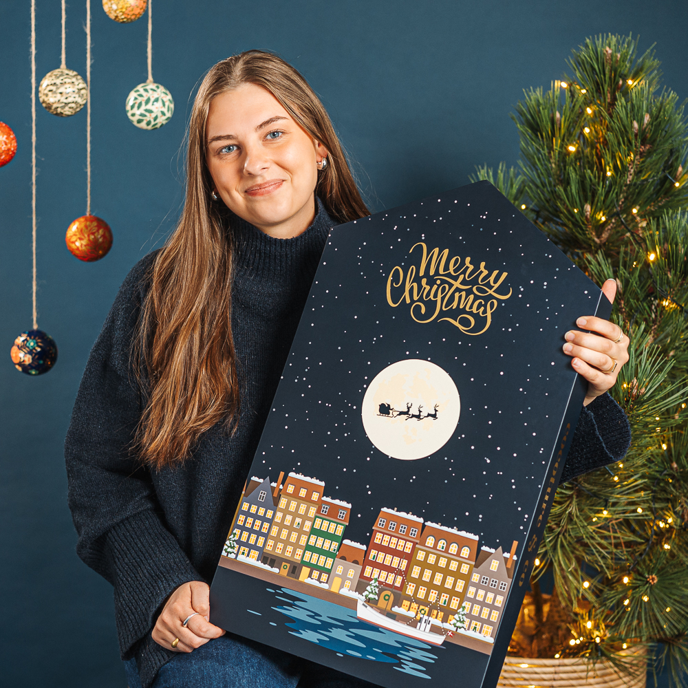 Ultimativ chokolade-julekalender 2025 Kæmpe kalenderhus fra Cocoture 1265g
