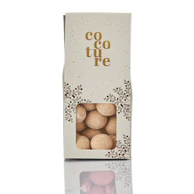 Karamelliseret hvid chokolade med karamel og havsalt i grå Cocoture æske - 90g